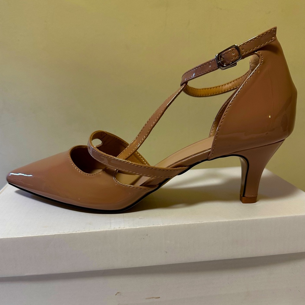 NWT - Fashionable Solid Color Women's High Heel Single Shoes - Size 11